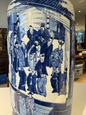 A large Chinese blue and white 'Guo Ziyi 郭子儀拜壽' rouleau vase, Kangxi — 照片 8
