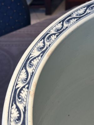 A large Chinese blue and white 'He Lu Tong Chun 鶴鹿同春' fish bowl, 19th C. — photo 19
