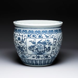 A large Chinese blue and white 'He Lu Tong Chun 鶴鹿同春' fish bowl, 19th C. — photo 3