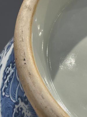 A large Chinese blue and white 'hu' 'bajixiang' vase, Yongzheng mark, 19/20th C. — foto 14
