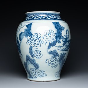 A large Chinese blue and white 'Immortals' vase, Transitional period — photo 5