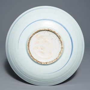 A large Chinese blue and white Islamic market Swatow charger, Ming — 照片 2