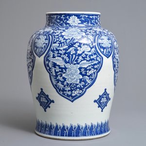 A large Chinese blue and white jar for the Islamic market, Kangxi — photo 3