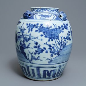 A large Chinese blue and white jar with birds in a landscape, Wanli — 照片 4