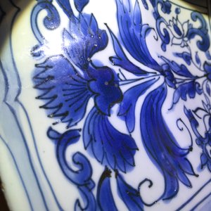 A large Chinese blue and white kraak charger with figural design, Wanli — photo 9