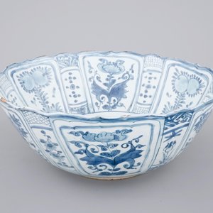A large Chinese blue and white kraak porcelain bowl, Wan-Li, ca. 1600 — foto 2