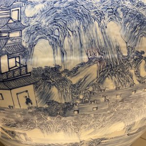 A large Chinese blue and white 'landscape' fish bowl, Qianlong — photo 33