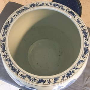 A large Chinese blue and white 'landscape' fish bowl, Qianlong — photo 53
