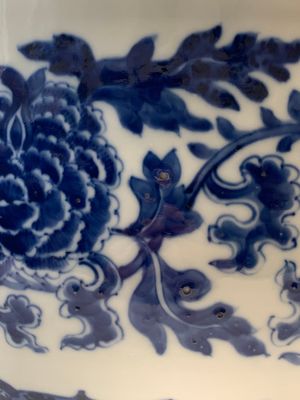A large Chinese blue and white 'lotus and peony scroll' 'hu' vase, 19th C. — photo 12