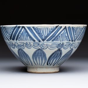 A large Chinese blue and white 'Lotus' bowl, Song Yu 松玉 mark, Anyuan Bantiantang kiln, 17th C. — photo 2