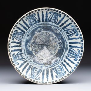 A large Chinese blue and white 'Lotus' bowl, Song Yu 松玉 mark, Anyuan Bantiantang kiln, 17th C. — photo 5