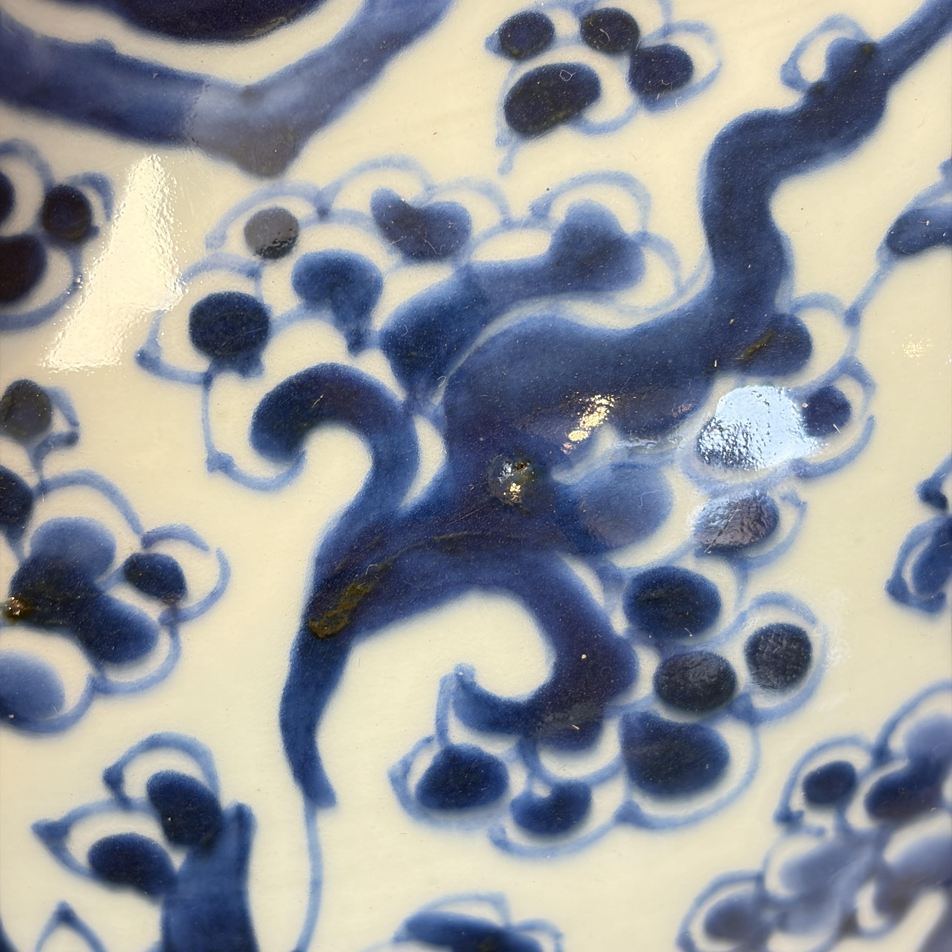 A large Chinese blue and white 'Lotus Scroll' vase and cover — photo 12
