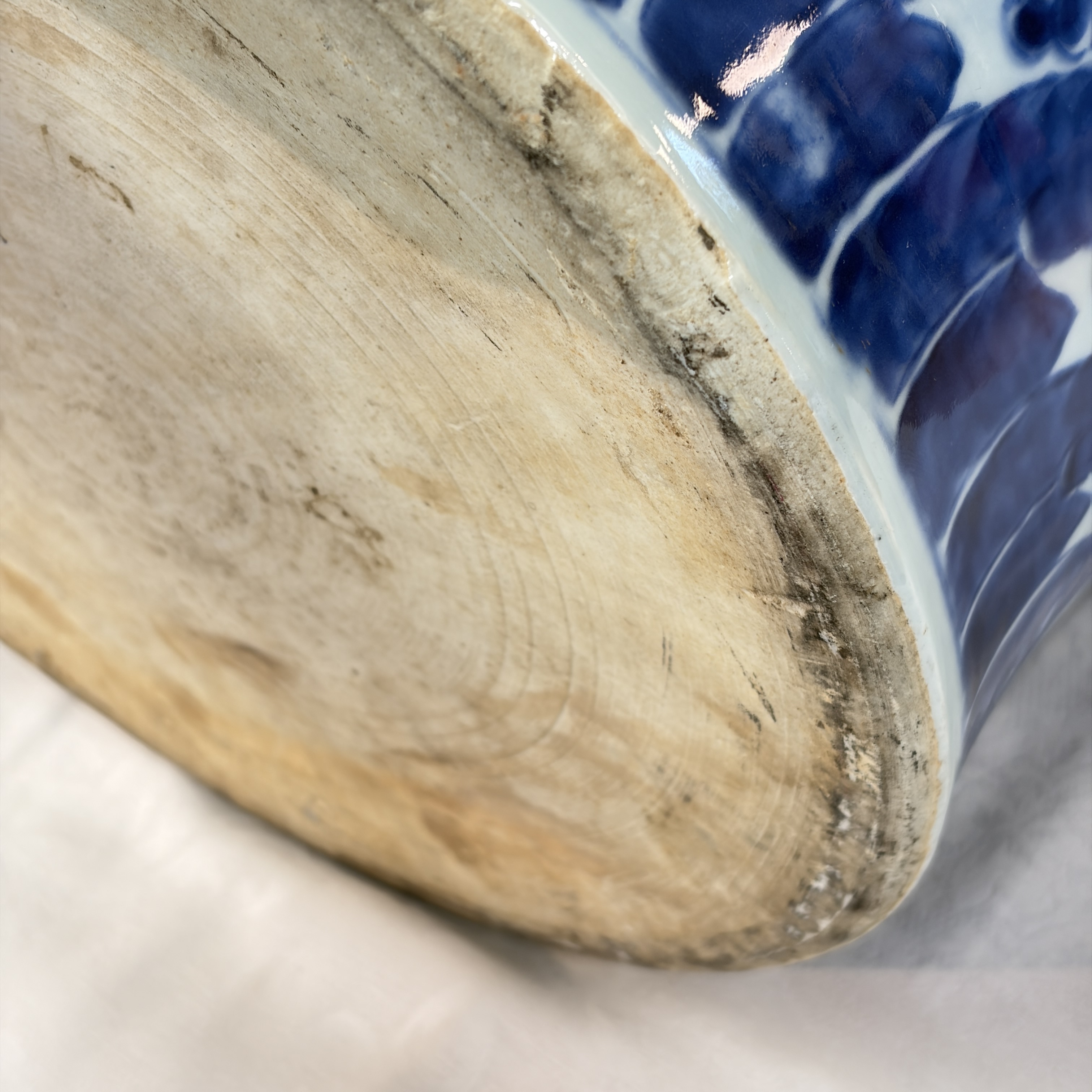 A large Chinese blue and white 'Lotus Scroll' vase and cover — photo 21