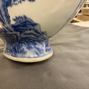 A large Chinese blue and white moonflask 'deer' vase, Qianlong mark and of the period — 照片 25