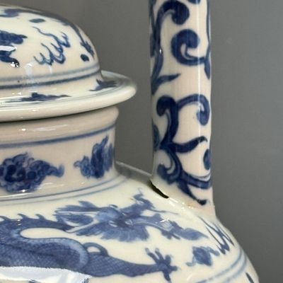 A large Chinese blue and white 'Nine Dragons' wine pot — photo 8
