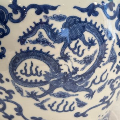 A large Chinese blue and white 'Nine Dragons' wine pot — photo 9