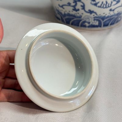 A large Chinese blue and white 'Nine Dragons' wine pot — photo 26
