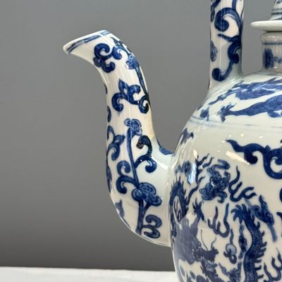 A large Chinese blue and white 'Nine Dragons' wine pot — photo 2