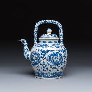 A large Chinese blue and white 'Nine Dragons' wine pot — photo 2