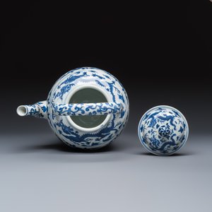 A large Chinese blue and white 'Nine Dragons' wine pot — photo 6