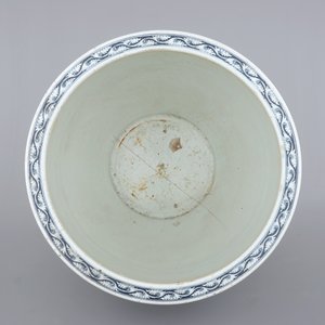 A large Chinese blue and white porcelain fish bowl, 19th C. — photo 5