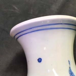 A large Chinese blue and white rouleau vase with flower vases, Transitional period — photo 6
