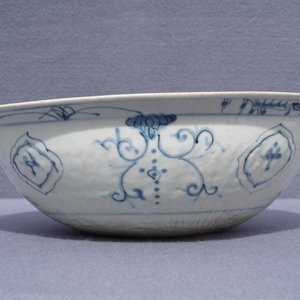 A large Chinese blue and white Swatow bowl, Ming — 照片 19