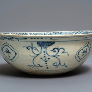 A large Chinese blue and white Swatow bowl, Ming — 照片 6