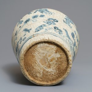 A large Chinese blue and white Swatow jar, Ming — photo 6