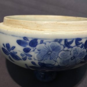 A large Chinese blue and white teapot and cover with peacocks, Kangxi — 照片 10
