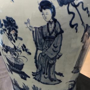A large Chinese blue and white vase and cover, Kangxi — 照片 16