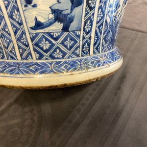 A large Chinese blue and white vase and cover, Kangxi — 照片 13