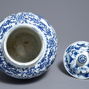 A large Chinese blue and white vase and cover with figurative medallions, Wanli, Ming — photo 5