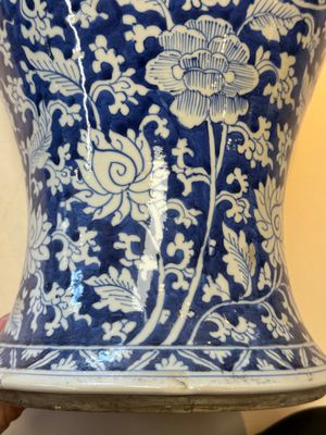 A large Chinese blue and white vase with dragons, peonies and antiquities, Johanneum mark, ex-collection of August the Strong, Kangxi — photo 22