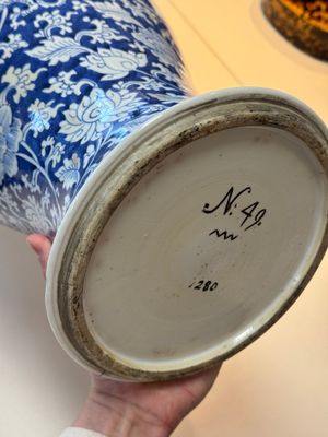 A large Chinese blue and white vase with dragons, peonies and antiquities, Johanneum mark, ex-collection of August the Strong, Kangxi — photo 24