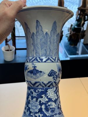 A large Chinese blue and white vase with dragons, peonies and antiquities, Johanneum mark, ex-collection of August the Strong, Kangxi — photo 6