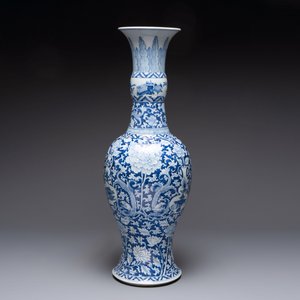 A large Chinese blue and white vase with dragons, peonies and antiquities, Johanneum mark, ex-collection of August the Strong, Kangxi — photo 5
