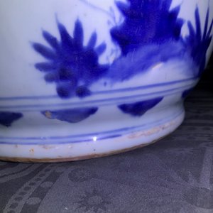 A large Chinese blue and white vase with figurative design, Transitional period — 照片 15