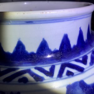 A large Chinese blue and white vase with figurative design, Transitional period — 照片 18