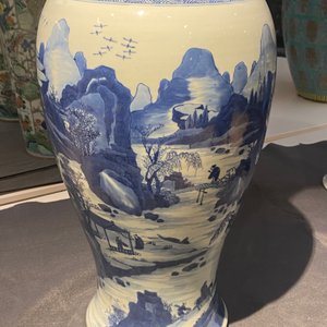 A large Chinese blue and white 'yenyen' vase with figures in a mountainous landscape, Kangxi — photo 10
