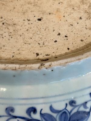 A large Chinese blue and white Yuan-style 'dragon' dish, probably 19th C. — photo 10