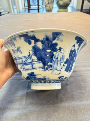 A large Chinese blue and white 'Zhu Lin Qi Xian 竹林七賢' bowl, Kangxi — 照片 4
