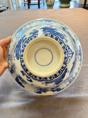 A large Chinese blue and white 'Zhu Lin Qi Xian 竹林七賢' bowl, Kangxi — 照片 8