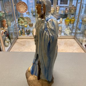 A large Chinese blue-glazed Shiwan pottery 'immortal' figure, 19th C. — photo 24