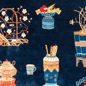 A large Chinese blue-ground 'antiquities' rug, 19th C. — 照片 4