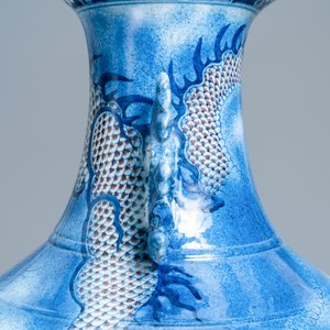 A large Chinese blue, white and copper red 'dragon' vase, Jiaqing — photo 14