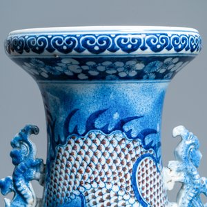 A large Chinese blue, white and copper red 'dragon' vase, Jiaqing — photo 7
