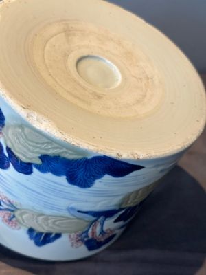 A large Chinese blue, white, celadon and copper-red brush pot on a later gilt bronze foot, 'bitong', Kangxi — 照片 21