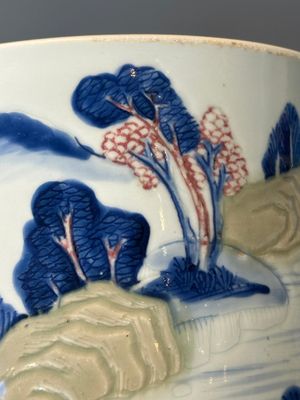 A large Chinese blue, white, celadon and copper-red brush pot on a later gilt bronze foot, 'bitong', Kangxi — 照片 8