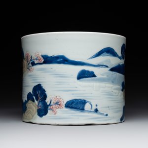 A large Chinese blue, white, celadon and copper-red brush pot on a later gilt bronze foot, 'bitong', Kangxi — 照片 4